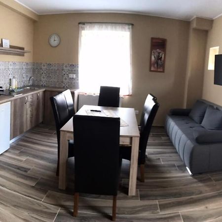 Adrienn Apartman Sárvár Екстериор снимка