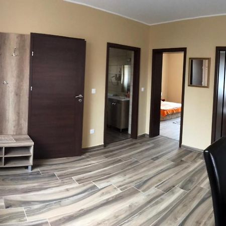 Adrienn Apartman Apartment Sárvár Екстериор снимка