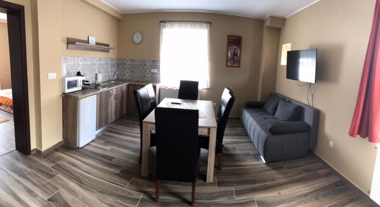 Adrienn Apartman Sárvár Екстериор снимка