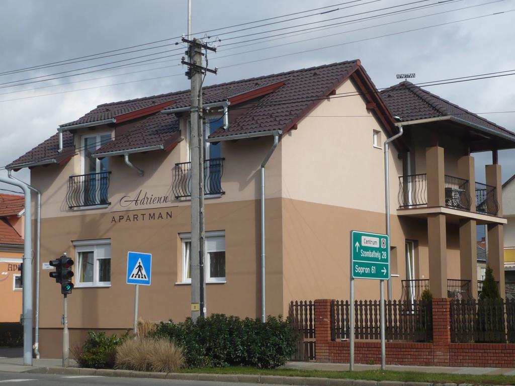 Adrienn Apartman Apartment Sárvár Екстериор снимка