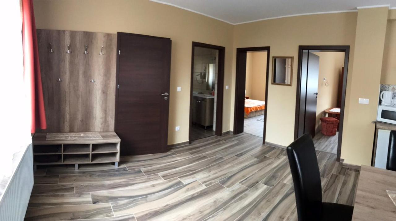 Adrienn Apartman Sárvár Екстериор снимка