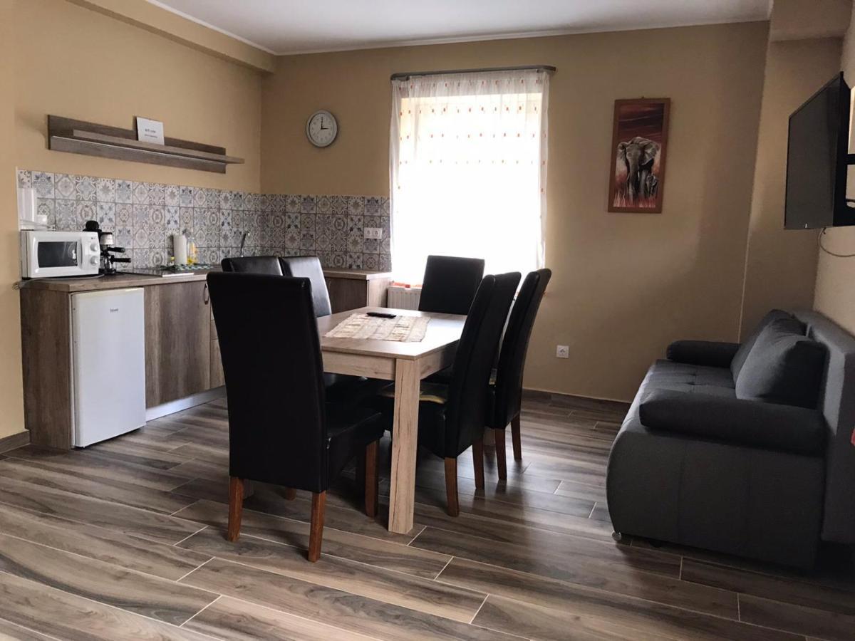 Adrienn Apartman Sárvár Екстериор снимка